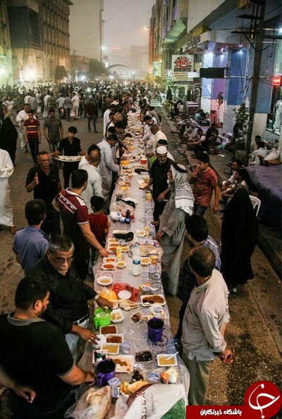 عکس/ سفره 500 متری افطار در وسط کربلا
