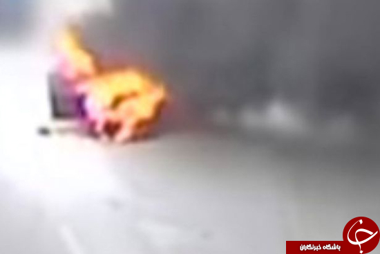 گرمای هوا خودرو را با 3 سرنشین به آتش کشید +تصاویر گرمای هوا خودرو را با 3 سرنشین به آتش کشید +تصاویر