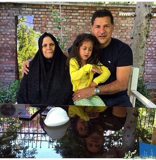 تصویری عیدانه از علی دایی و خانواده اش