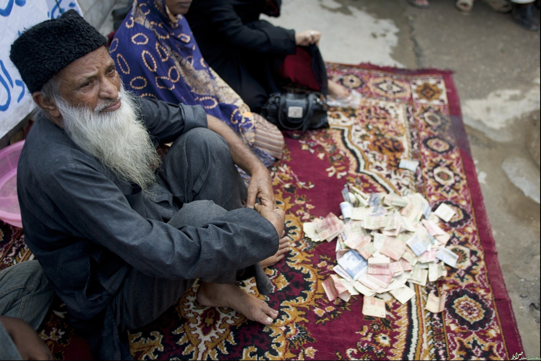 عزای عمومی به خاطر فوت «ثروتمندترین فقیر دنیا» +تصاویر
