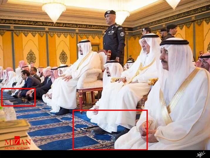 تصاویر/ نمازجماعت با کفش به امامت بن‌سلمان!