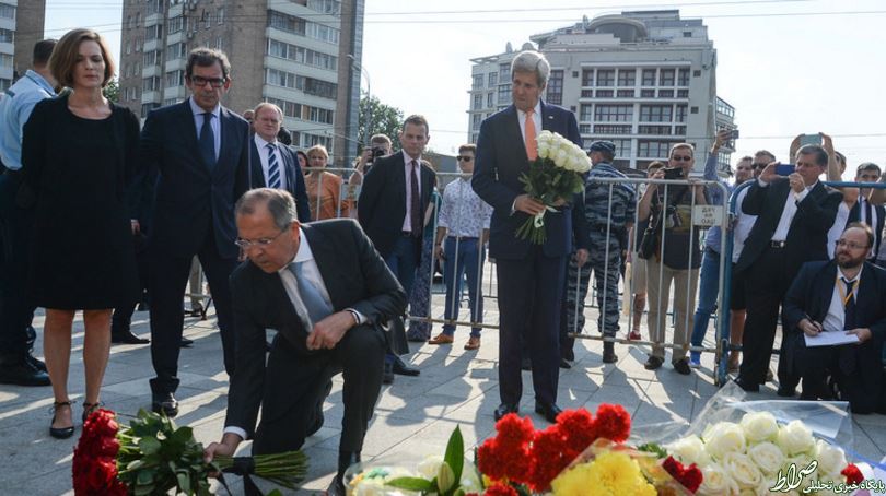 عکس/ دسته گل کری و لاوروف برای فرانسه عکس/ دسته گل کری و لاوروف برای فرانسه