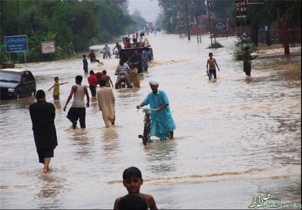 باران در پاکستان سیل به راه انداخت+تصاویر