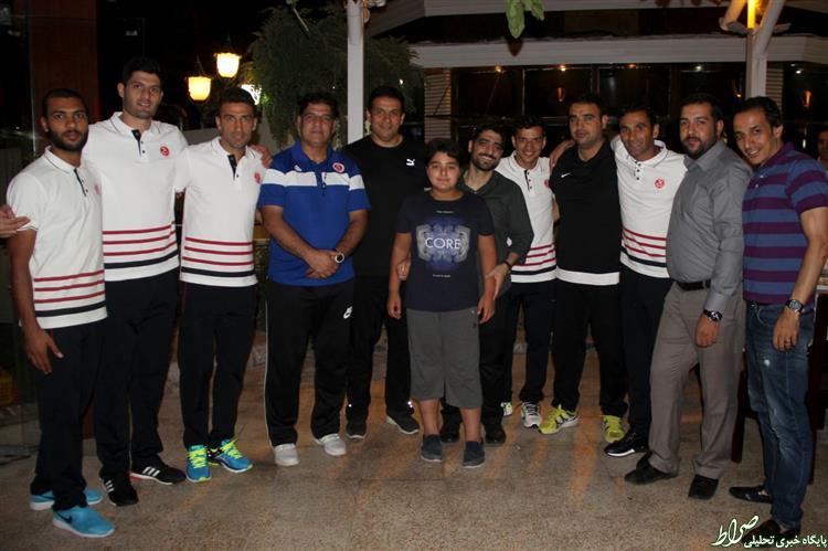 عکس/ مداح معروف در اردوی پدیده