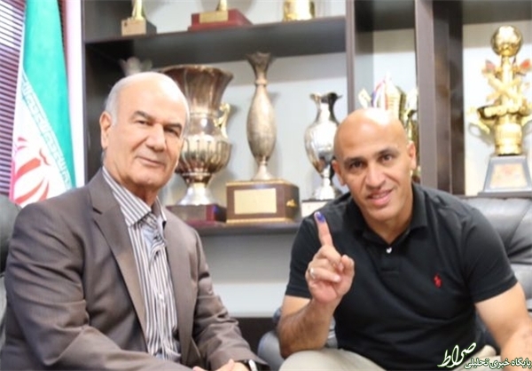 منصوریان قراردادش را امضا کرد +عکس