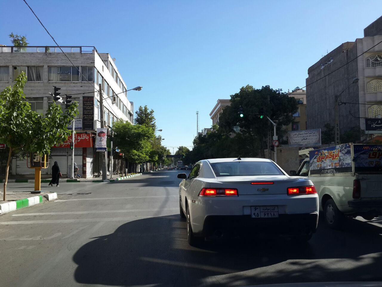 عکس/ خودرو لاکچری در خیابانهای مشهد عکس/ خودرو لاکچری در خیابانهای مشهد