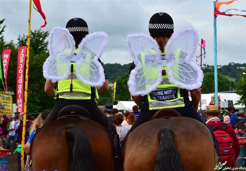 عکس/لباس عجیب پلیس های زن انگلیس