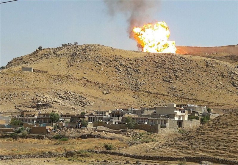 عکس/ آتشسوزی در خط لوله پلی اتیلن پلدختر عکس/ آتشسوزی در خط لوله پلی اتیلن پلدختر