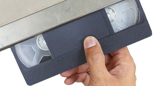 پایان خاطرههای یک نسل/ VHS مُرد پایان خاطرههای یک نسل/ VHS مُرد
