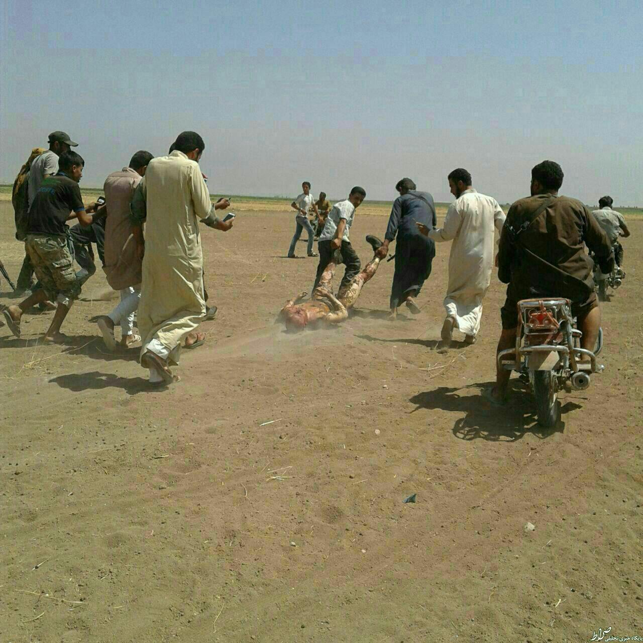 عکس/رفتاروحشیانه تروریست‌ها با خلبان روس