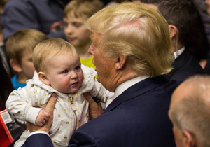 عصبانیت ترامپ از گریه یک کودک! +عکس
