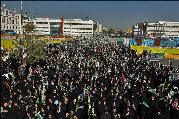 حرم رضوی گلباران شد +عکس