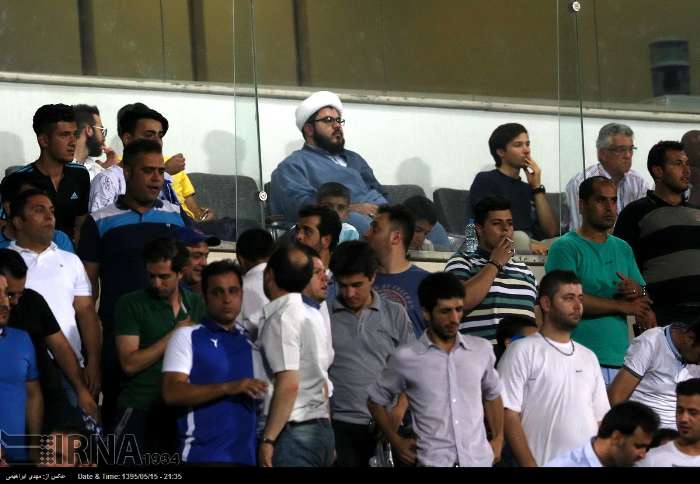 عکس/ روحانی دیدار استقلال و صنعت نفت عکس/ روحانی دیدار استقلال و صنعت نفت