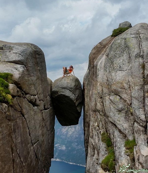 عکس/حمــام آفتاب در وحشتناک‌ترین جا!