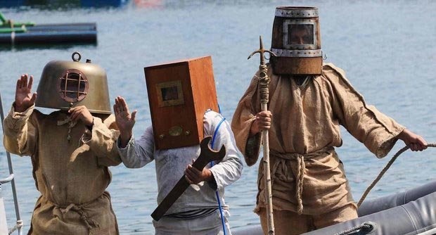 عکس/ تیم آلمانی با لباس‌های کارگری