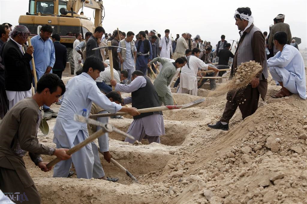 عکس/ گورستان قربانیان انفجار کابل