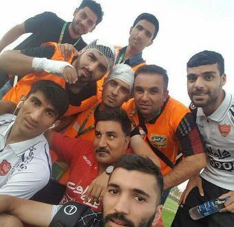 عکسیادگاری سرخپوشان با سرشکستهها! عکسیادگاری سرخپوشان با سرشکستهها!