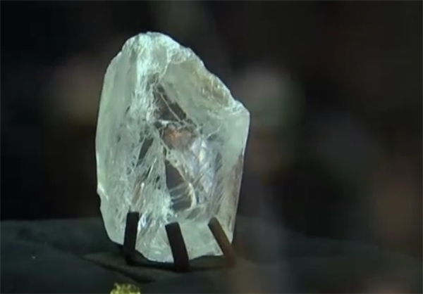 عکس/ گران‌ترین الماس جهان در پاریس