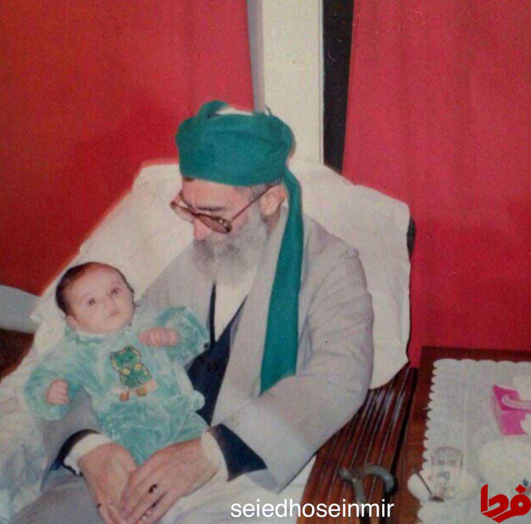 تصویری از رهبرانقلاب با عمامه سبز