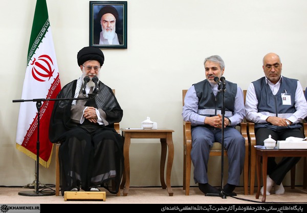 عکس/ لباس فرم نوبخت در دیدار با رهبری