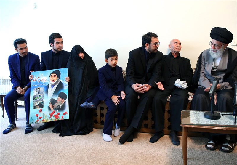 دیدار خانواده بابا رجب با رهبری +عکس