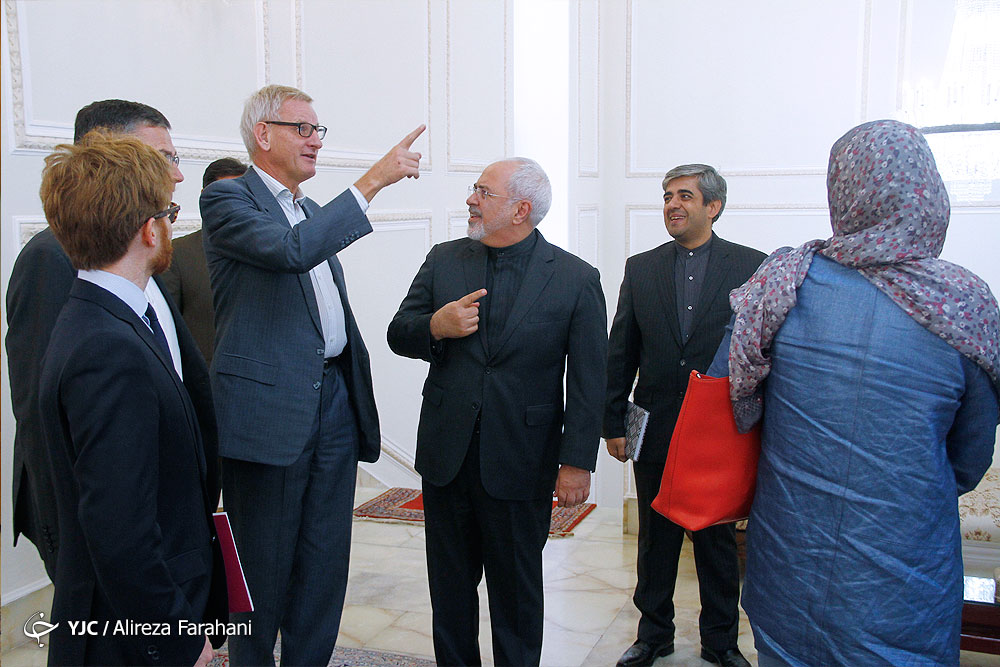 عکس/ پیراهن مشکی ظریف