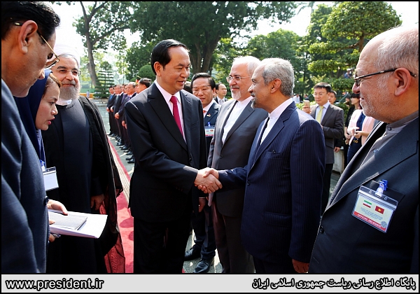 استقبال رسمی رئیس‌جمهور ویتنام از روحانی +عکس