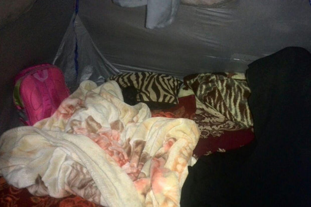 چادری که تمام زندگی یک خانواده شد+عکس