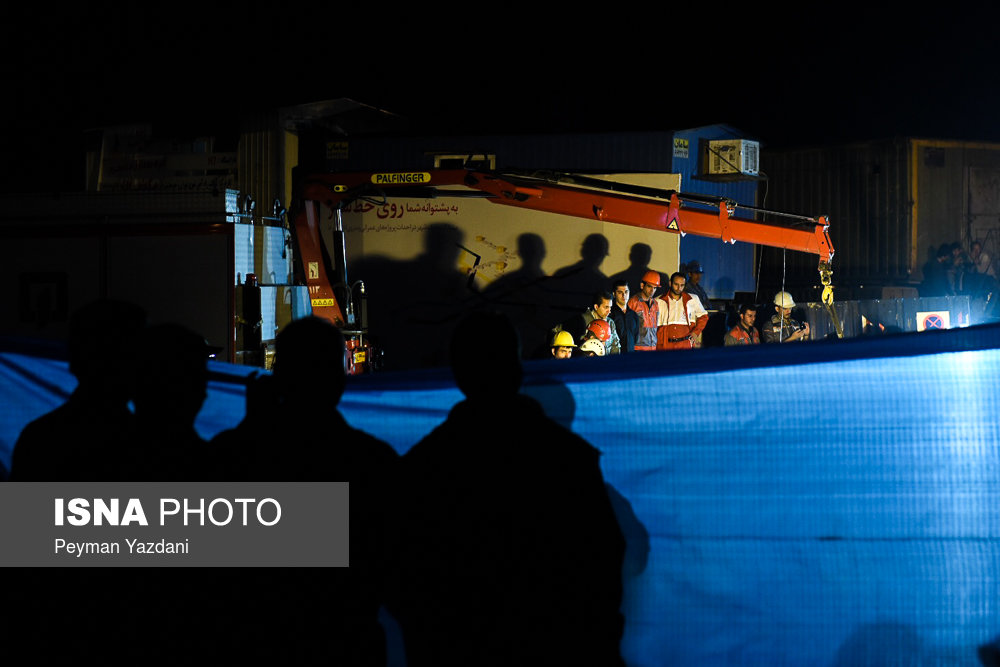 تصاویر/ریزش تونل مترو در میدان قیام