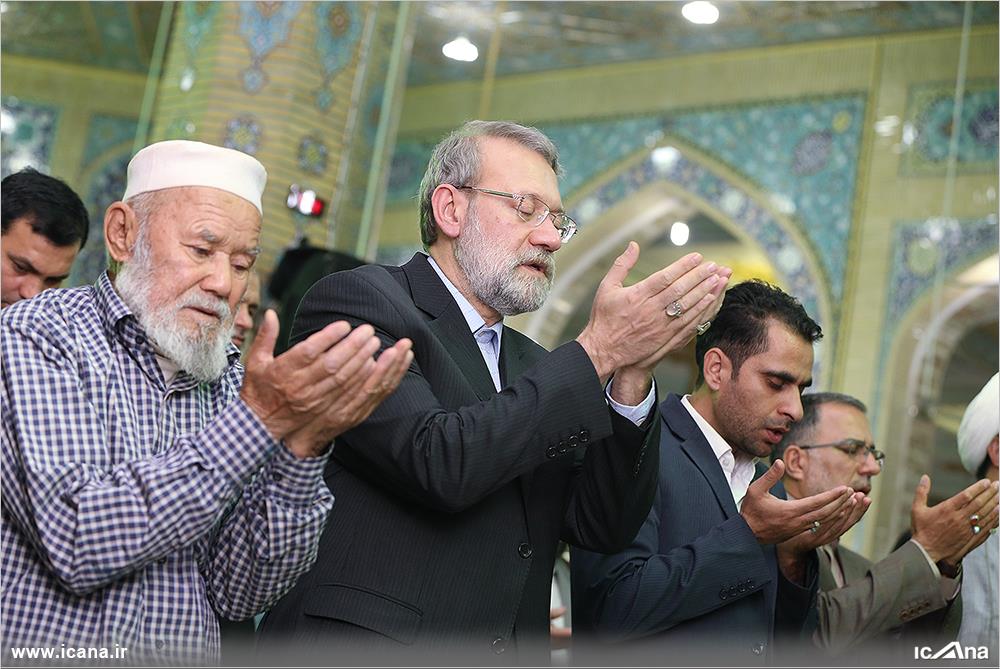 تصاویر/حضور لاریجانی در مسجد جمکران