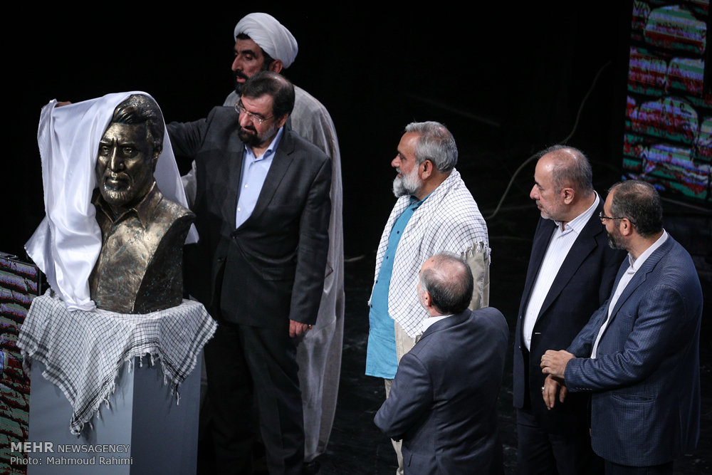 عکس/ رونمایی از سردیس مرحوم سلحشور عکس/ رونمایی از سردیس مرحوم سلحشور