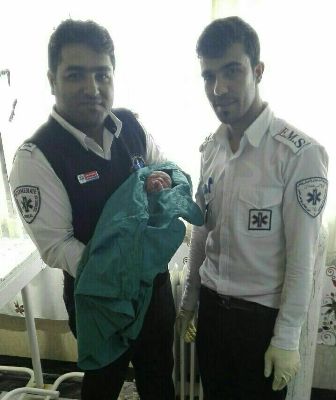 تولد نوزاد در آمبولانس در عاشورا +عکس