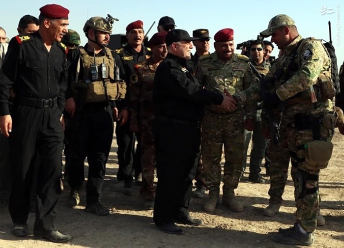 عکس/ حیدرالعبادی در مناطق عملیاتی موصل عکس/ حیدرالعبادی در مناطق عملیاتی موصل