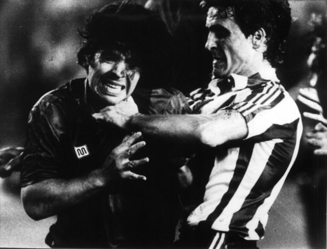 عکس/درگیری شدید میان مارادونا و دی آندرس