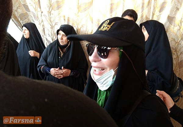 عکس/ افسانه بایگان در راهپیمایی اربعین عکس/ افسانه بایگان در راهپیمایی اربعین
