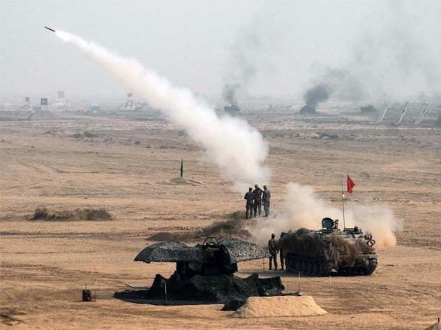 رزمایش نظامی پاکستان در نزدیکی مرز هند+تصاویر