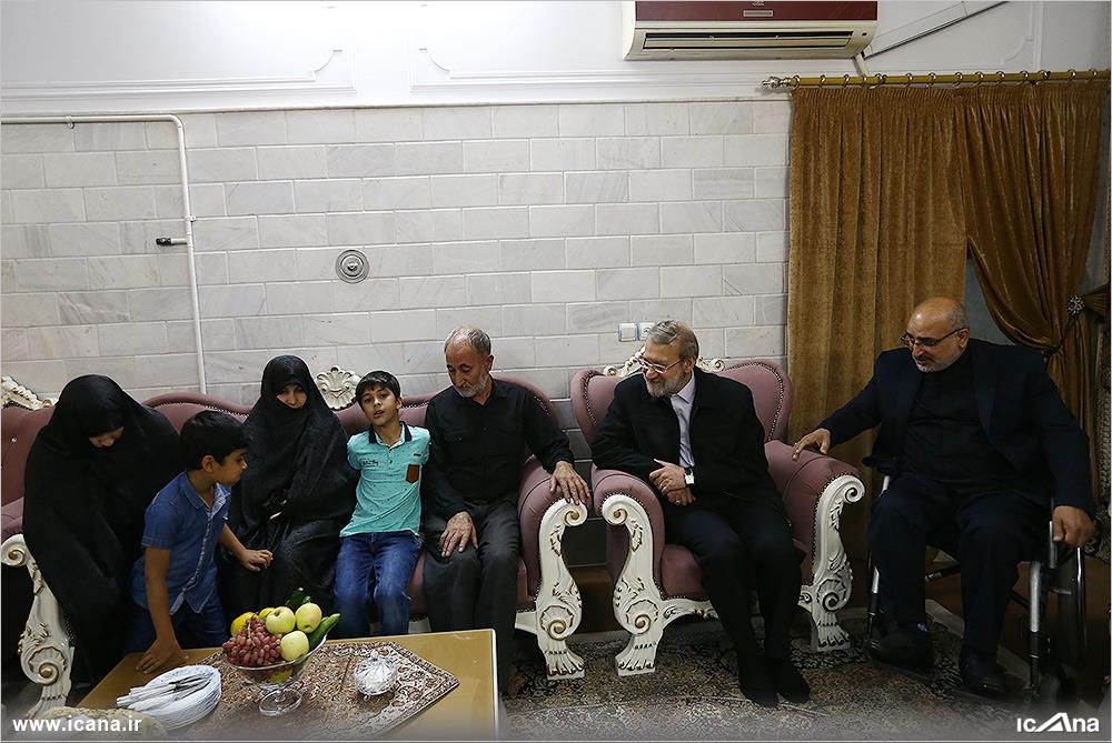 تصاویر/دیدار لاریجانی با خانواده های مدافع حرم