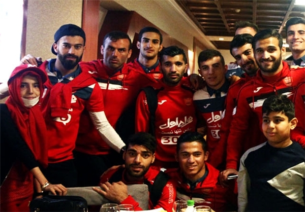 دختر 10 ساله میهمان ویژه اردوی پرسپولیس+تصاویر دختر 10 ساله میهمان ویژه اردوی پرسپولیس+تصاویر