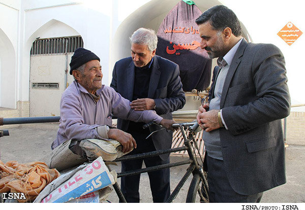 پیرمردی که دوچرخه‌اش را به وزیر نداد! +عکس