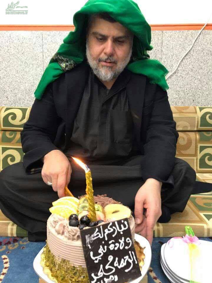 عکس/ مقتدی صدر در حال بریدن کیک تولد