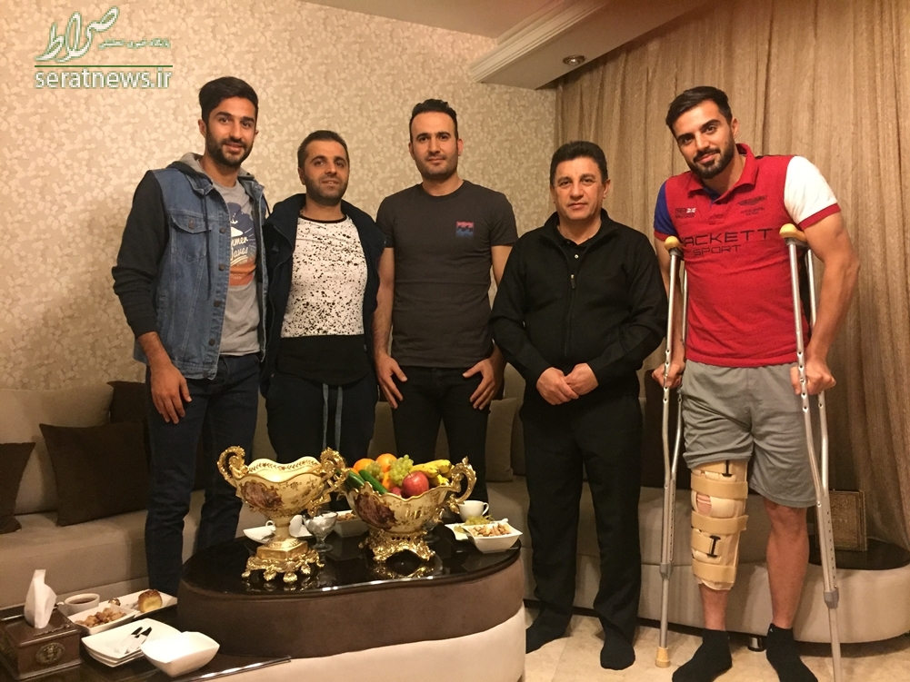 عکس/ عیادت قلعه نویی از هافبک مصدوم عکس/ عیادت قلعه نویی از هافبک مصدوم