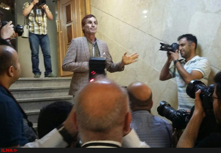 حواشی سومین روز ثبتنام انتخابات/ از وعده مبارزه با شاخه صهیونیستی روحانیت تا جلوگیری از ثبتنام کاندیدای ۱۳ ساله +تصاویر حواشی سومین روز ثبتنام انتخابات/ از وعده مبارزه با شاخه صهیونیستی روحانیت تا جلوگیری از ثبتنام کاندیدای ۱۳ ساله +تصاویر