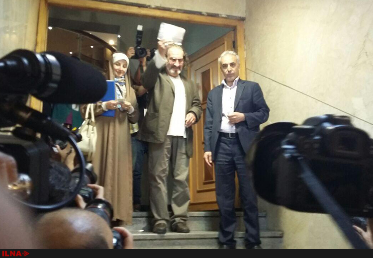 حواشی سومین روز ثبتنام انتخابات/ از وعده مبارزه با شاخه صهیونیستی روحانیت تا جلوگیری از ثبتنام کاندیدای ۱۳ ساله +تصاویر حواشی سومین روز ثبتنام انتخابات/ از وعده مبارزه با شاخه صهیونیستی روحانیت تا جلوگیری از ثبتنام کاندیدای ۱۳ ساله +تصاویر