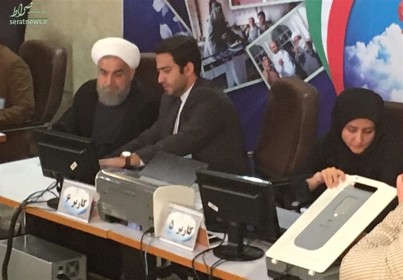 روحانی در انتخابات ثبت نام کرد +عکس روحانی در انتخابات ثبت نام کرد +عکس