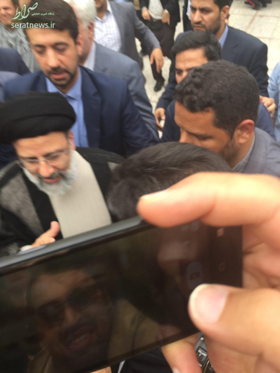 آیت الله رئیسی در ستاد انتخابات حضور یافت آیت الله رئیسی در ستاد انتخابات حضور یافت