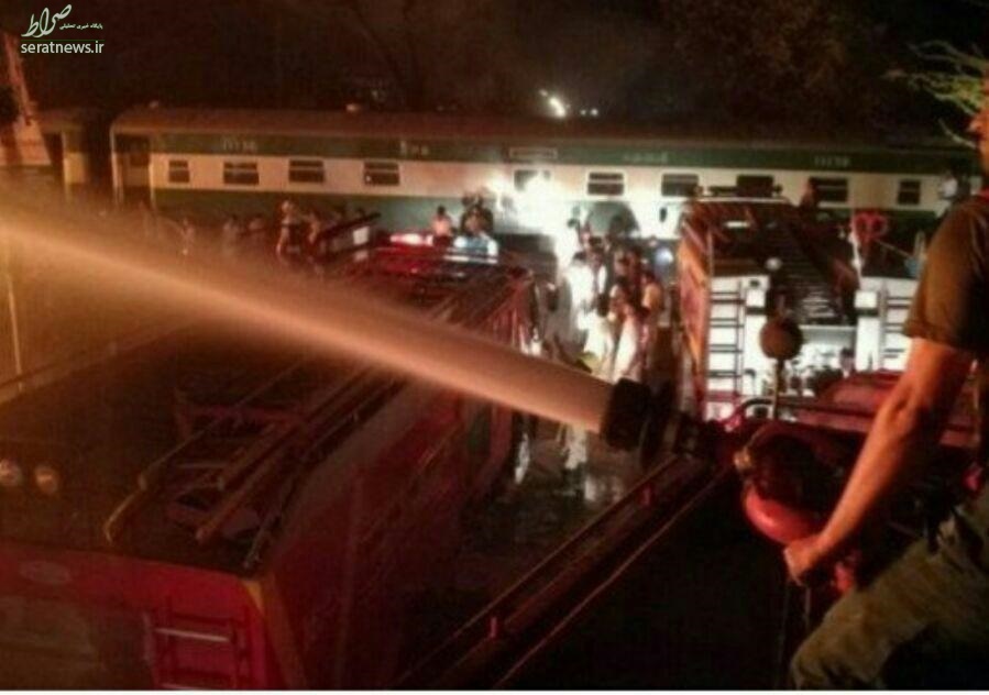 عکس/ تصادف قطار با تانکر حمل سوخت در پاکستان