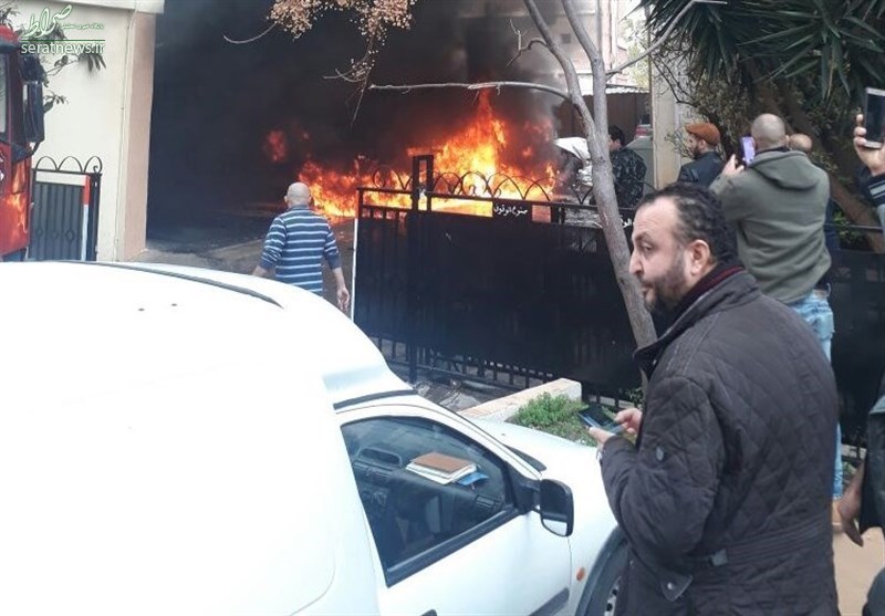 انفجار یک خودرو در شهر صیدا در لبنان+عکس