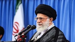 فیلم/عصبانیت و اعتراض حاتمی‌ کیا روی سن!