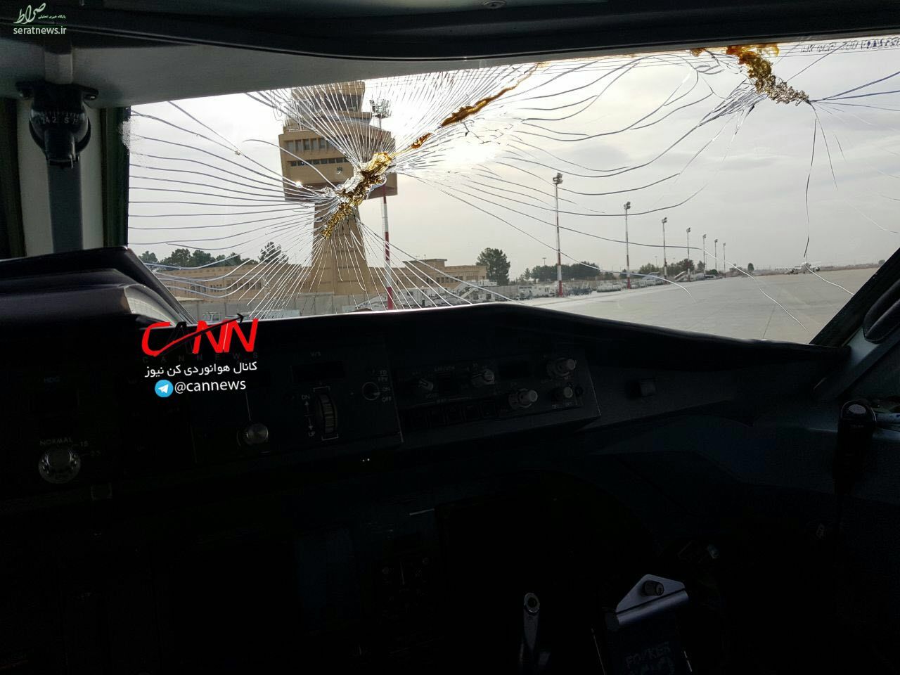 عکس/ شیشه شکسته هواپیمای امروز اصفهان