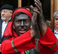 عکس/مردمی که در خانههای زیرزمینی زندگی میکنند